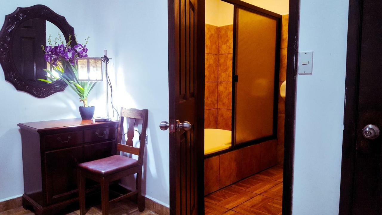 Argueta Hotel Сан-Луис Экстерьер фото